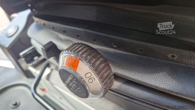 Mestni avtobus MERCEDES-BENZ Heckniederflur Sprinter 517 / 4 er Bestuhlung