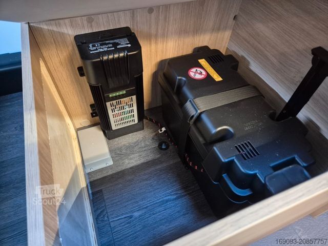 Asuntovaunu STERCKEMAN Easy 390 CP *MJ26*Dusche*Safety*Cosy*Umluftheiz.