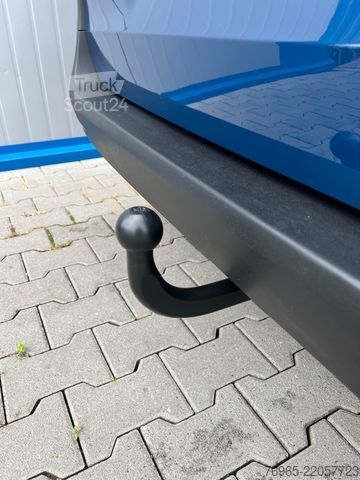 Varebil MERCEDES-BENZ Vito 114 LANG KLIMA TEMPOMAT SCHRÄNKE/REGALE AHK