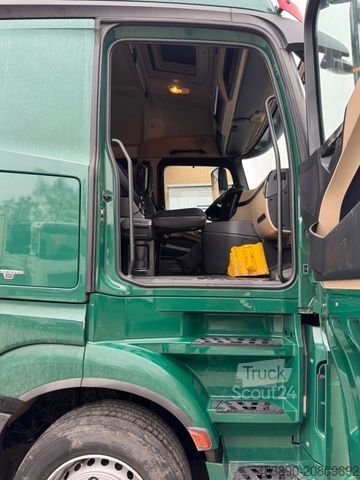 Standard SZM MERCEDES-BENZ Actros 1840/Retarder/2xTank/1xBett/Voll-Spolier