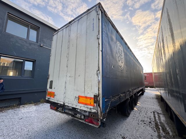 Otevřený návěs s plachtou KÖGEL SN 24