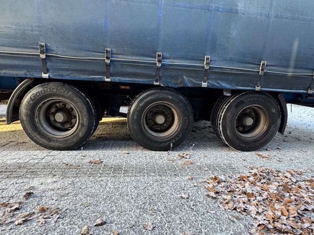 Otevřený návěs s plachtou KÖGEL SN 24