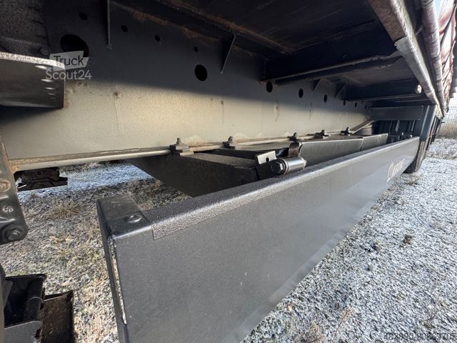 Otevřený návěs s plachtou KRONE SD/Liftachse