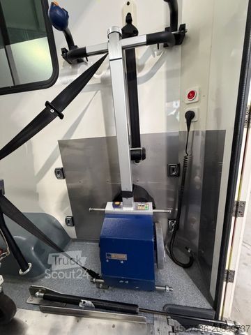 Gaisrinė mašina VOLKSWAGEN T5 Transporter*RTW KOFFER*LIEGE*TRAGESTUHL*3.25T