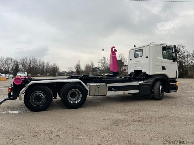 شاحنة قلّابة بذراع تحميل متحرك SCANIA SCANIA R380 SCARRABILE
