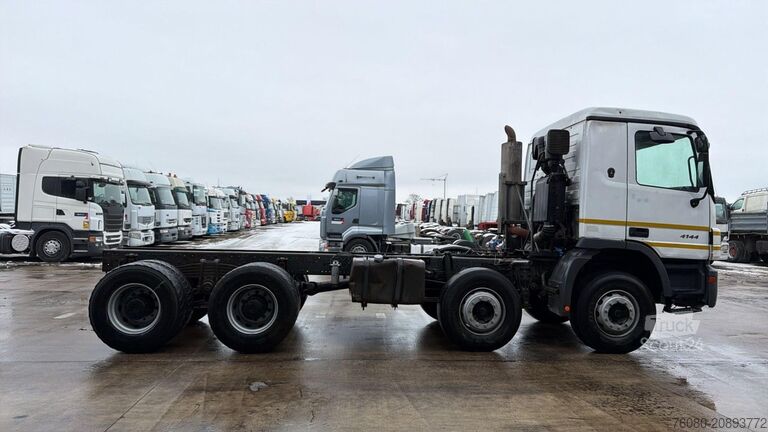 Șasiu cu cabină Mercedes-Benz Actros 4144 (TAMBOURS / EPS / 3 PEDALES / LAMES...