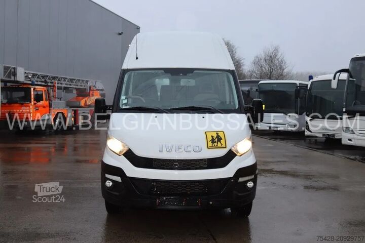 Minibus Iveco Daily / A60C17 / 7.5m / broken rearaxle