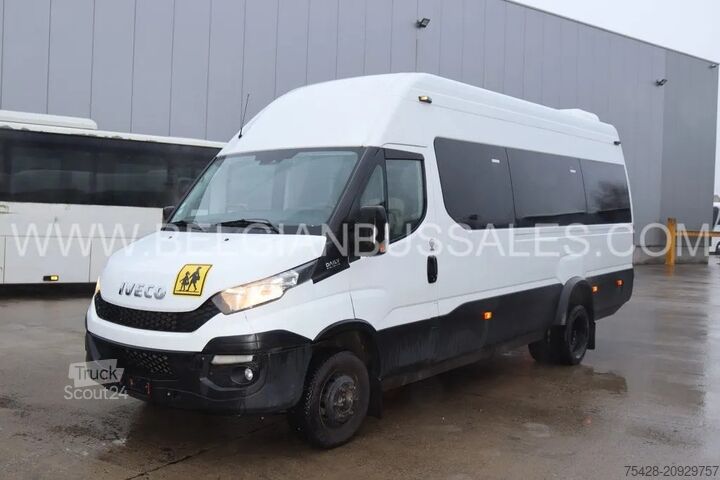Minibus Iveco Daily / A60C17 / 7.5m / broken rearaxle