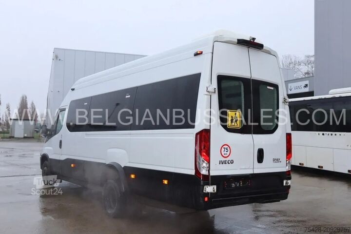 Minibus Iveco Daily / A60C17 / 7.5m / broken rearaxle