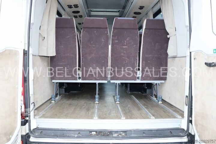 Minibus Iveco Daily / A60C17 / 7.5m / broken rearaxle