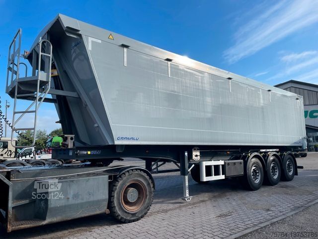 Tipper semitrailer GRANULA 55m³ Alu Kippauflieger / Alu-Chassi /Auch Miete!
