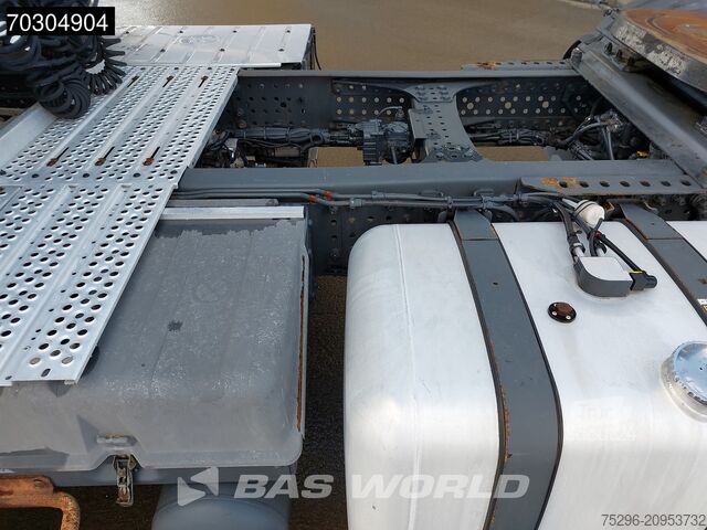  Mercedes Actros 1843 4X2 StreamSpace ADR