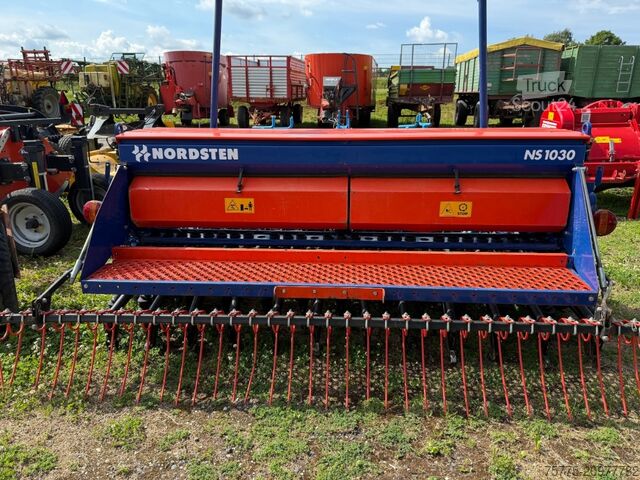 Máquina agrícola  NS1030