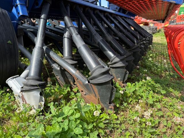 Máquina agrícola  NS1030