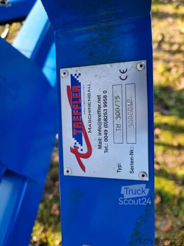 Máquina agrícola  TH 300/75