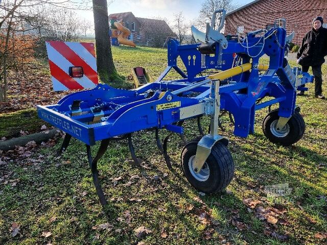 Machine agricole TH 300/75