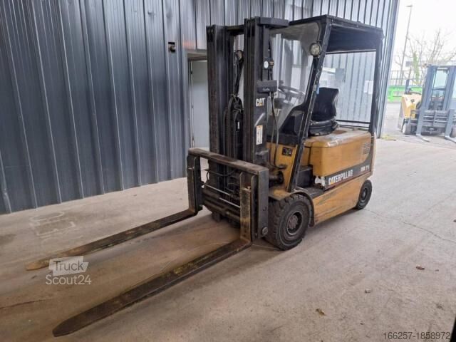 Front loader forklift Caterpillar EP25K