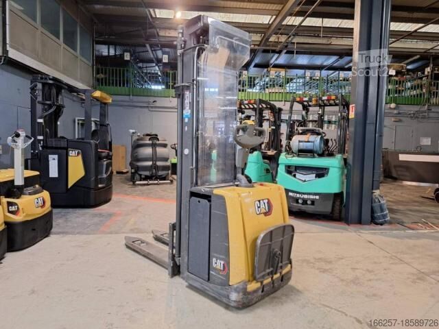 Gerbeur manuel Caterpillar NSV16P