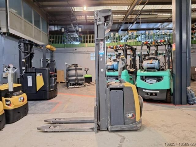Handmatige stapelaar Caterpillar NSV16P