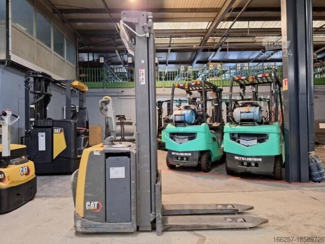 Gerbeur manuel Caterpillar NSV16P