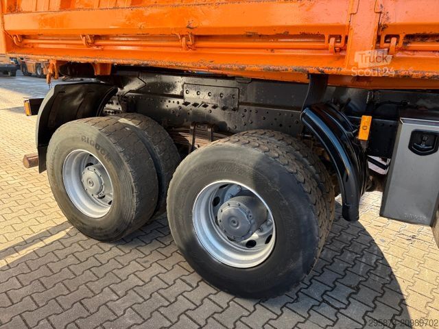 Driezijdige kipper MERCEDES-BENZ 4143 Actros MP1 3-Seiten-Kipper Bordmatic 8x6