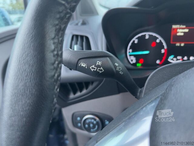 Minibus FORD Tourneo Connect TITANIUM L1 ACC SD