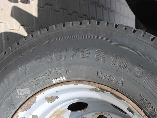 Camion plateau avec bâche RENAULT D16, EURO 6, LOAD SPACE LENGHT 9,6m!!