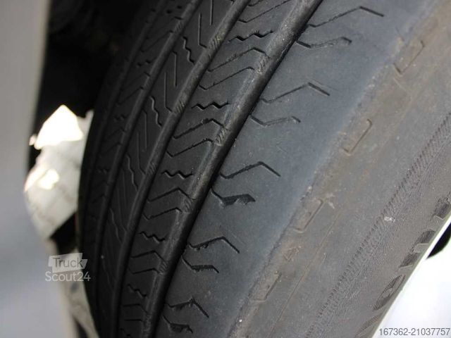 Camion plateau avec bâche RENAULT D16, EURO 6, LOAD SPACE LENGHT 9,6m!!