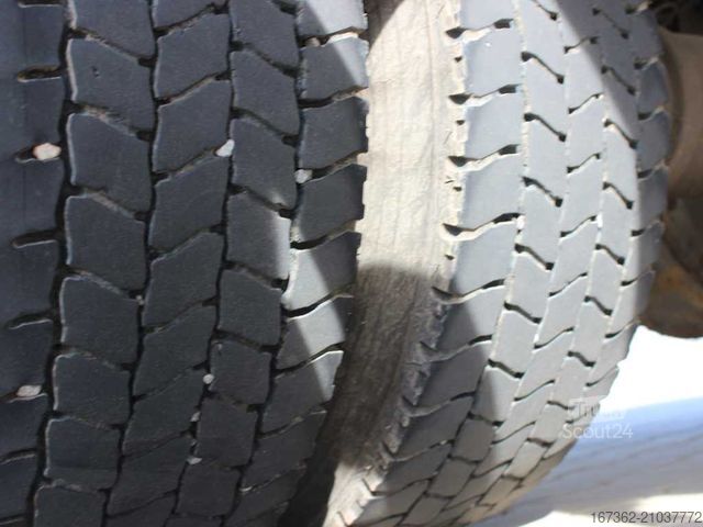 Camion plateau avec bâche DAF LF 45.180, SLEEPING CABIN, EURO 3, PNEU 80%