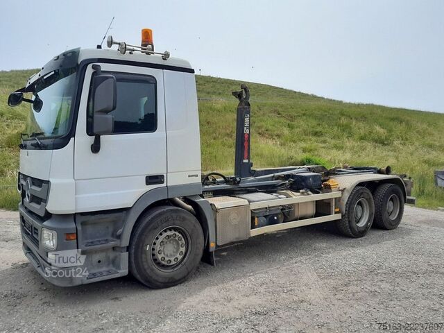 Haakarm vrachtwagen MERCEDES-BENZ Actros 2644 6x4 Abrollkipper Hiab XR 21S59