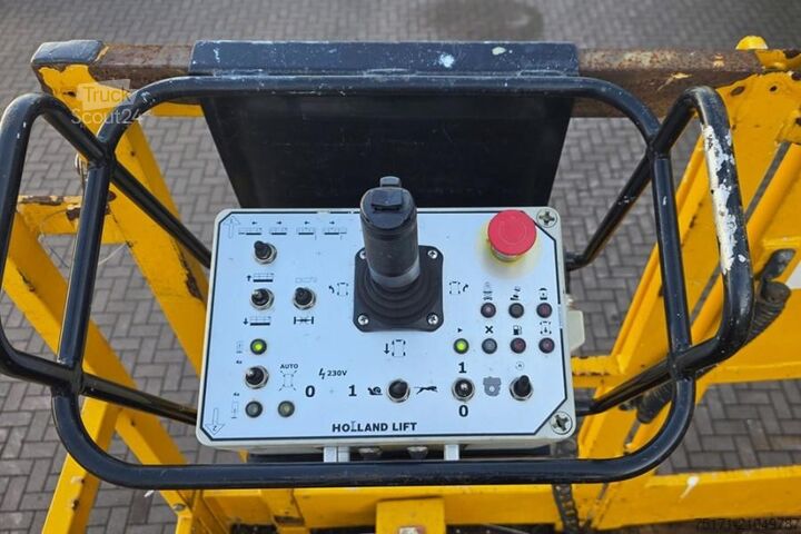 Elevador de tijera Holland Lift Combistar B-195DL25 4WD/P/N Diesel, 21.5m Working