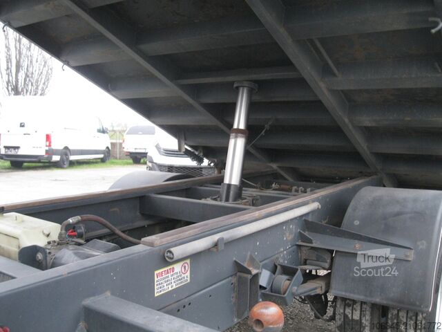 Billenőplatós furgon Iveco DAILY 35C10