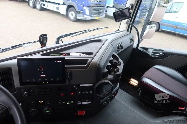 Box body Volvo FM 340 Geïsoleerd Dak DHollandia 3000 kg