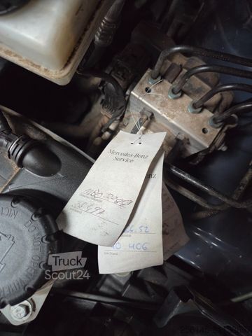 Minibus MERCEDES-BENZ Vito Kasten 110  Kamera Tempom. Klima Tüv neu E6