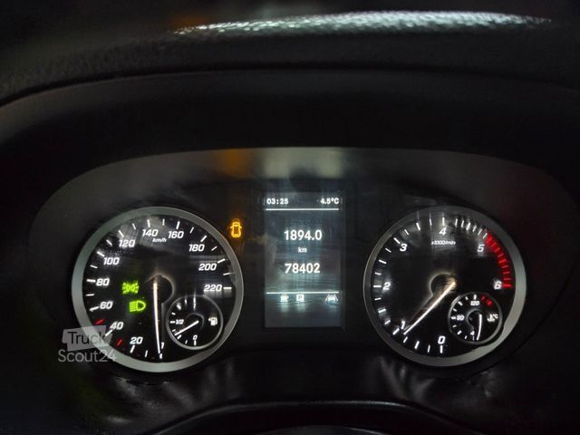 Minibus MERCEDES-BENZ Vito Kasten 110  Kamera Tempom. Klima Tüv neu E6