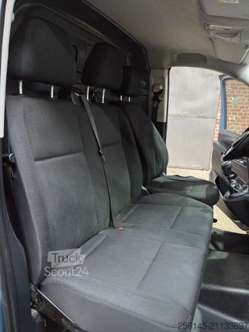 Minibus MERCEDES-BENZ Vito Kasten 110  Kamera Tempom. Klima Tüv neu E6