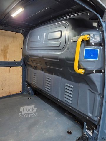 Minibus MERCEDES-BENZ Vito Kasten 110  Kamera Tempom. Klima Tüv neu E6