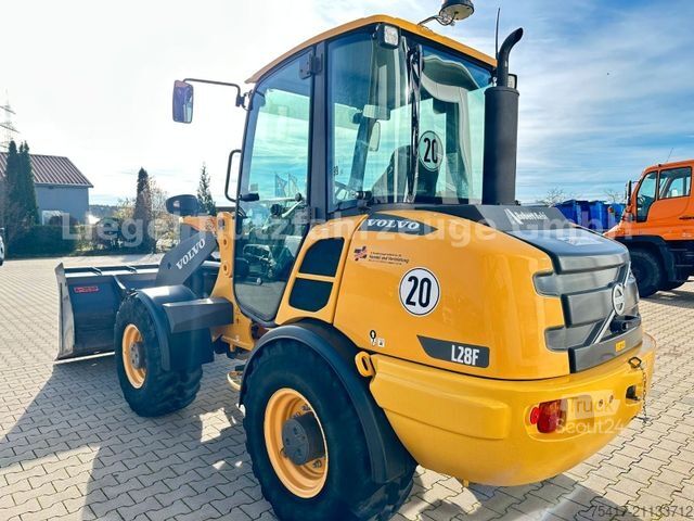 Ładowarka kołowa VOLVO L 28