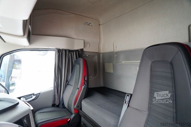 Standardowy ciągnik siodłowy VOLVO FH  460 /  I-SHIFT / 