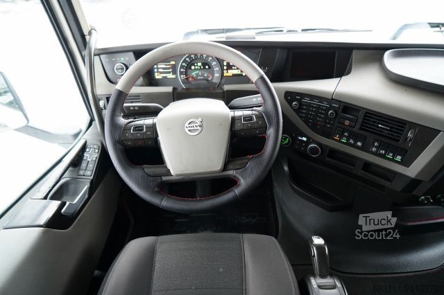 Standardowy ciągnik siodłowy VOLVO FH  460 /  I-SHIFT / 