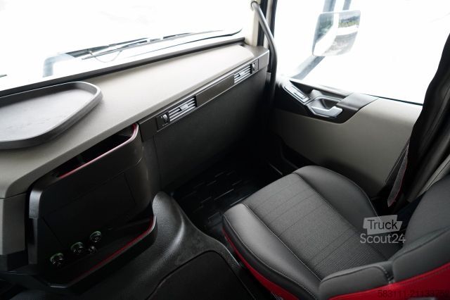 Standardowy ciągnik siodłowy VOLVO FH  460 /  I-SHIFT / 