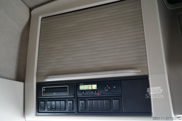 Standardowy ciągnik siodłowy VOLVO FH  460 /  I-SHIFT / 