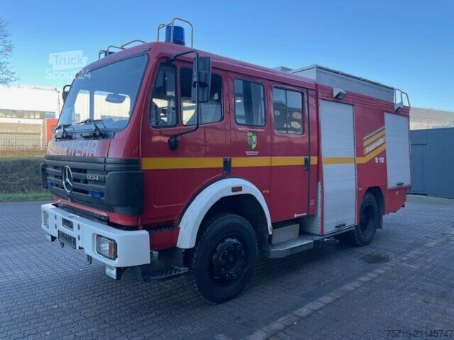 Speciale doeleinden vrachtwagen Mercedes-Benz 1224 4x4 AF Feuerwehr Schlingmann LF 16/12