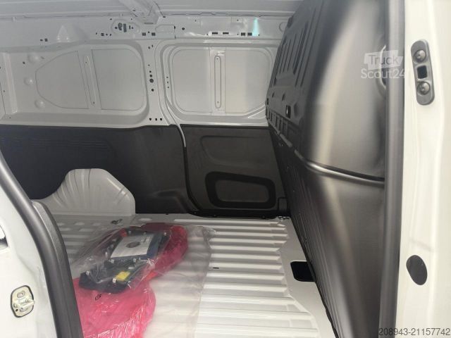 Furgoneta FIAT Doblò S4 Kastenwagen XL 130 AT