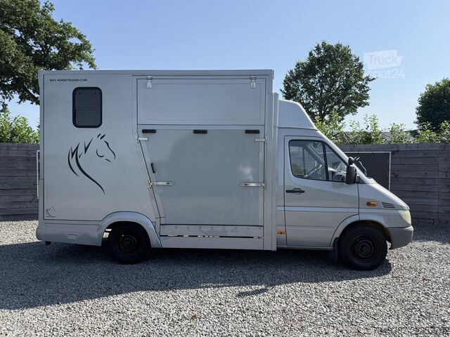 Продава се: Красив сив Mercedes Sprinter транспорт за коне от TVW с автоматична скоростна кутия и... Mercedes-Benz Sprinter | HORSETRUCK | TVW | CLASSIC 3XL | 200...