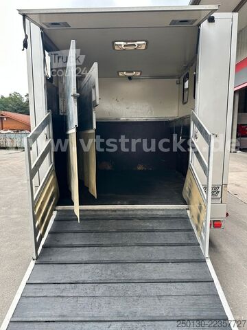 Karjan kuljetusauto MERCEDES-BENZ Atego 1218L Pferdetransporter + Gimmel Anh.