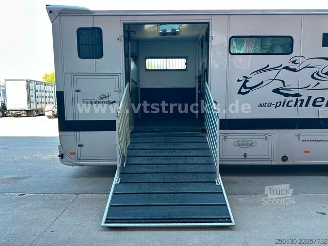 Karjan kuljetusauto MERCEDES-BENZ Atego 1218L Pferdetransporter mit Wohnabteil