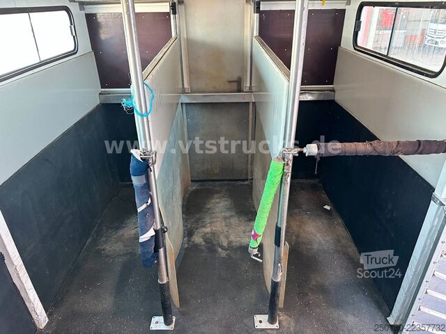 Karjan kuljetusauto MERCEDES-BENZ Atego 1218L Pferdetransporter mit Wohnabteil