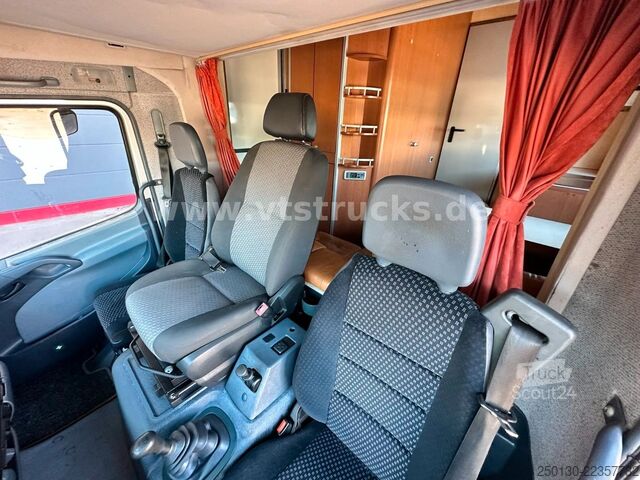 Karjan kuljetusauto MERCEDES-BENZ Atego 1218L Pferdetransporter mit Wohnabteil