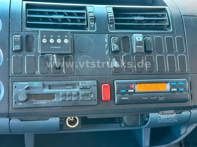Karjan kuljetusauto MERCEDES-BENZ Atego 1218L Pferdetransporter mit Wohnabteil